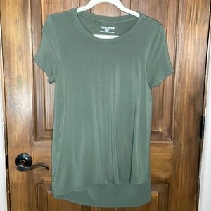 A Pea in the Pod Green Nursing Top Size Medium